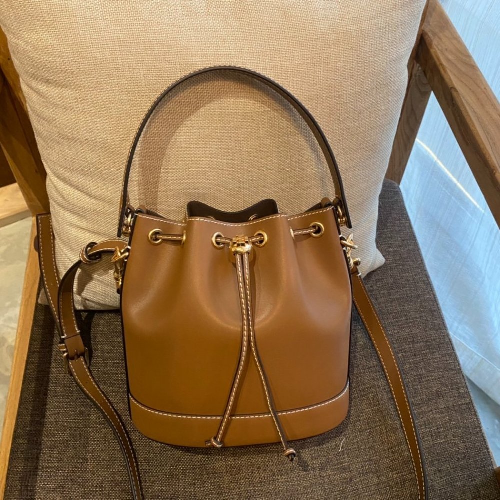 NEW TORY BURCH Monogram corssbody bag!